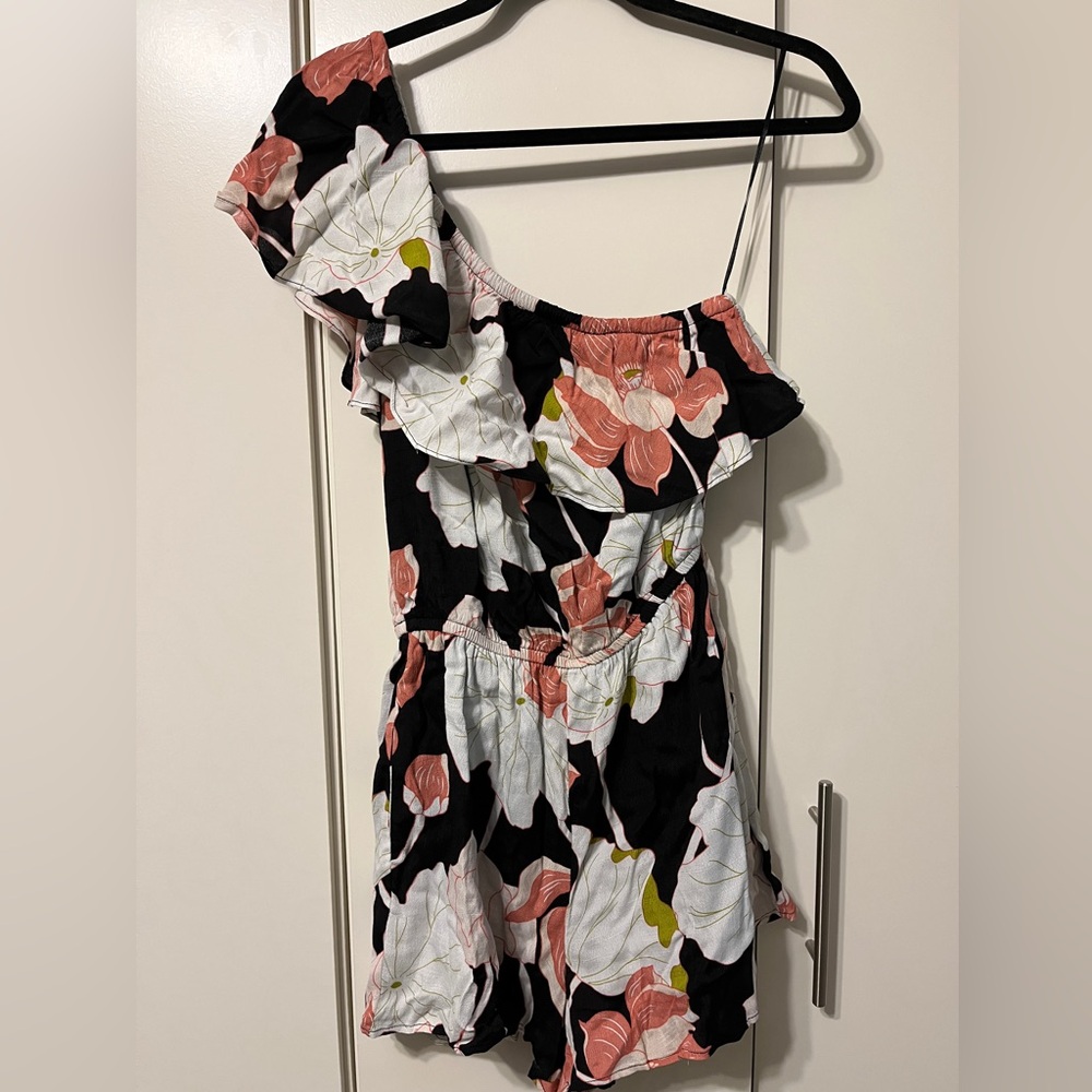 Cupcakes and cashmere jumpsuit size medium